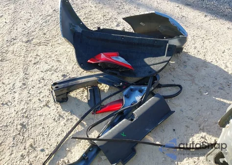 2016 Honda Civic Lx z USA, uszkodzony, nr VIN 19XFC2F56GE211480